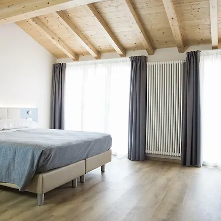 Πανσιόν Casa Beccherie Λατζίζε